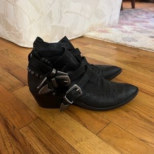 Dolce Vita leather boots